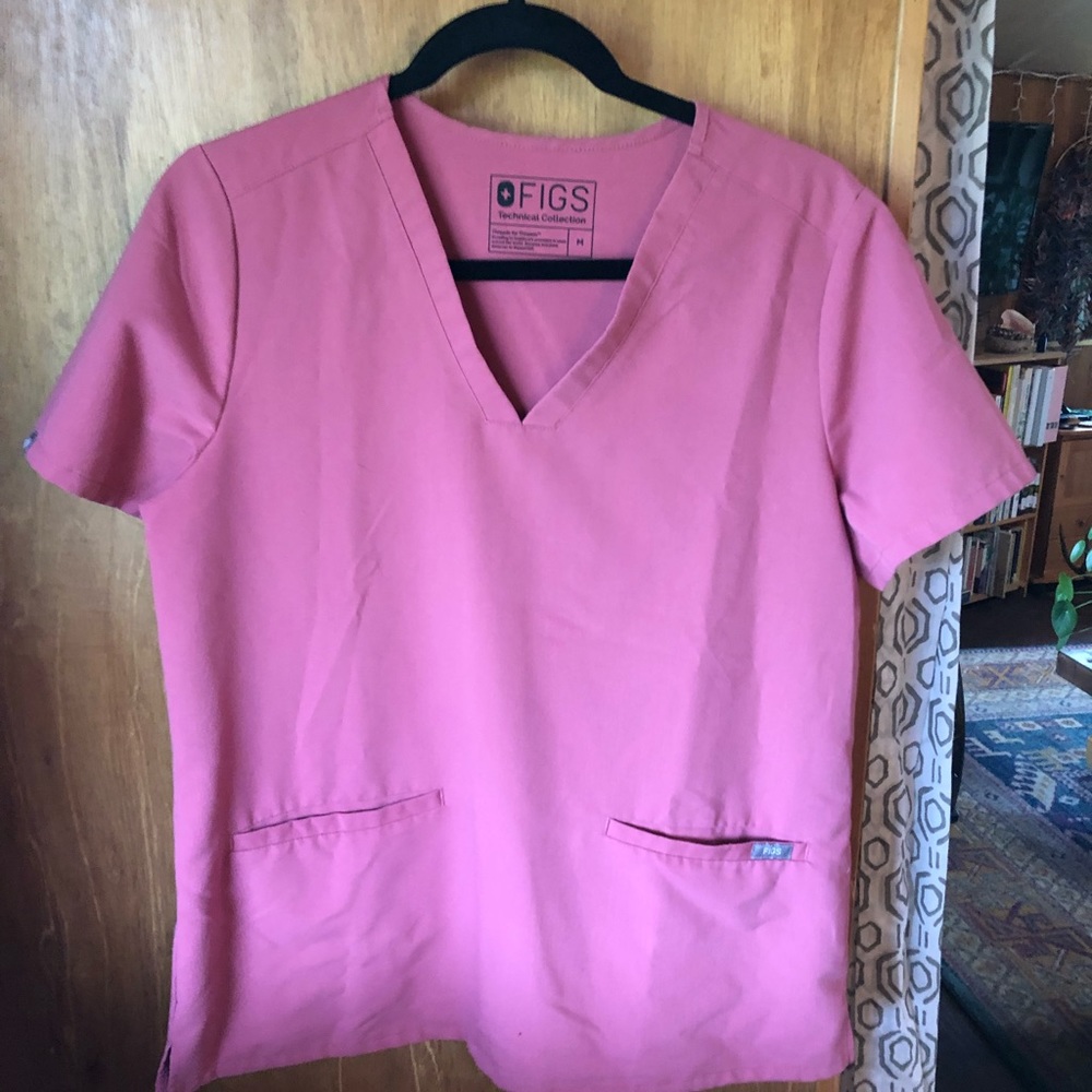 Figs Women’s Medium scrub set in Rose Quartz